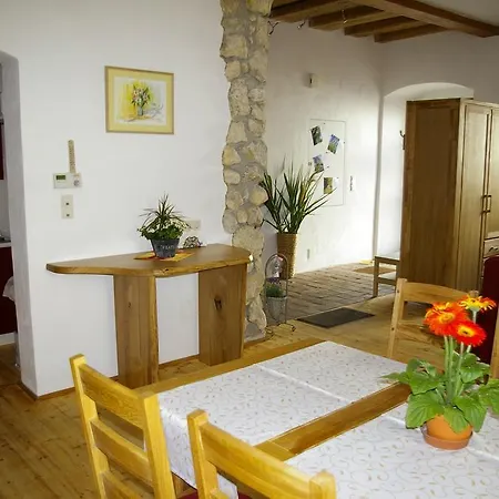 Ferienwohnung Zum Kapuziner Poysdorf Exterior photo