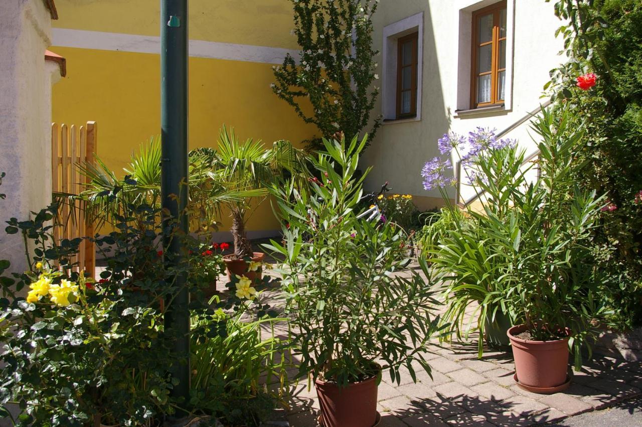 Apartment Zum Kapuziner Poysdorf